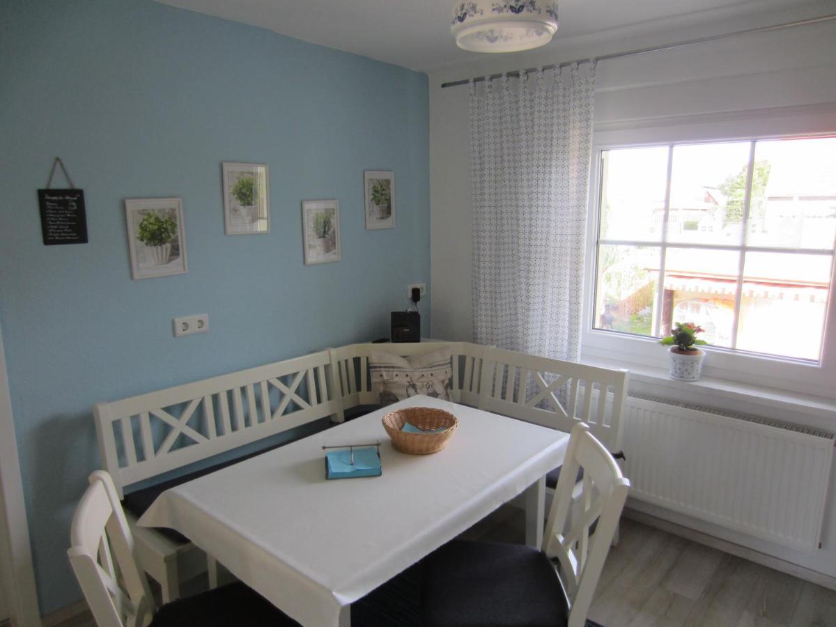 Ferienwohnung Bienwald Mit Pool Fuer 4 - 6 Personen Mit 3 Schlafzimmern Grobitz Exterior foto
