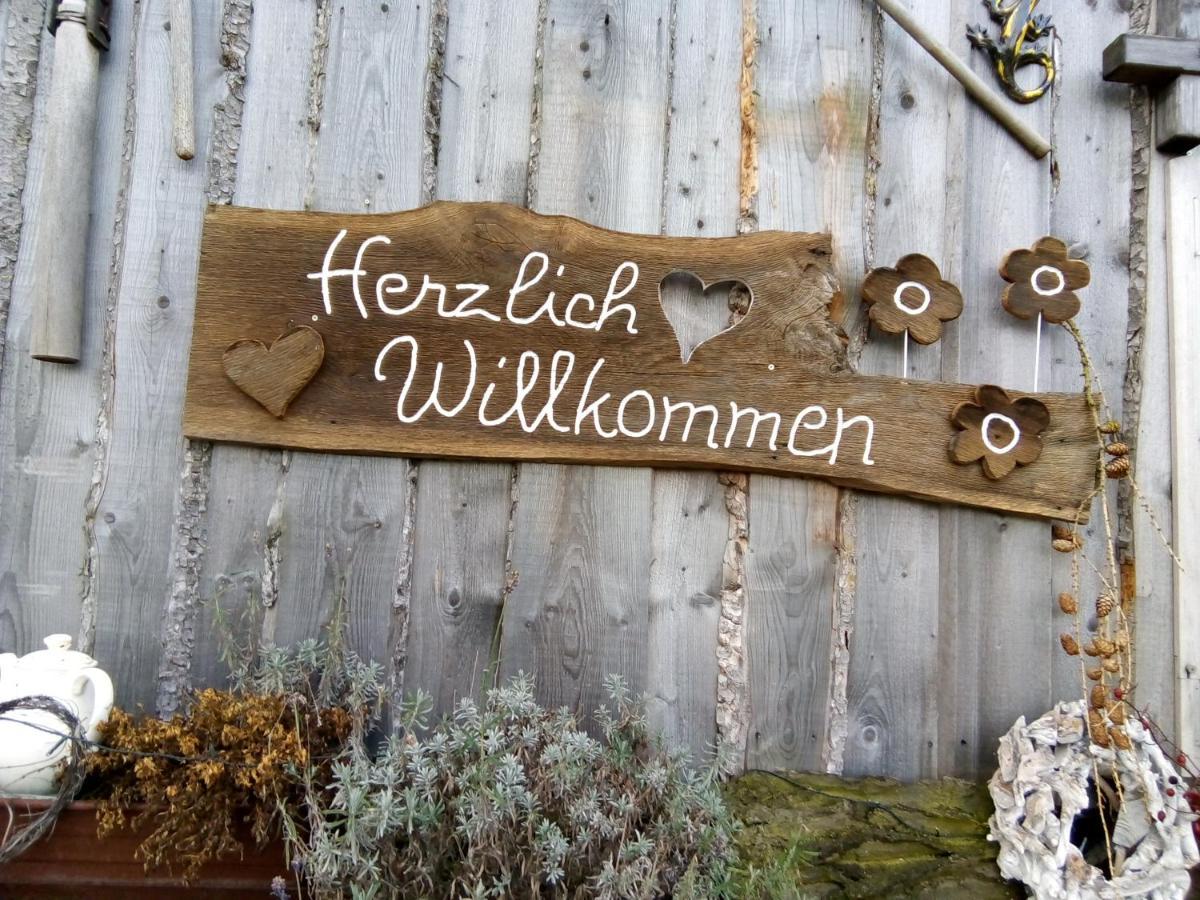 Ferienwohnung Bienwald Mit Pool Fuer 4 - 6 Personen Mit 3 Schlafzimmern Grobitz Exterior foto