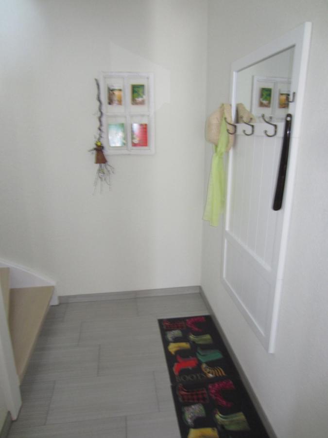 Ferienwohnung Bienwald Mit Pool Fuer 4 - 6 Personen Mit 3 Schlafzimmern Grobitz Exterior foto