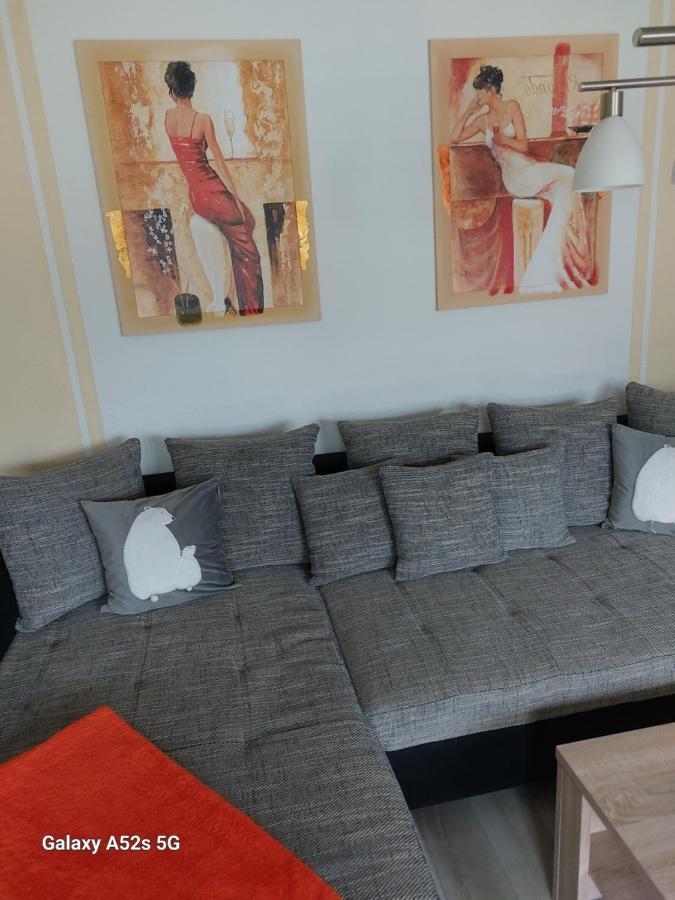 Ferienwohnung Bienwald Mit Pool Fuer 4 - 6 Personen Mit 3 Schlafzimmern Grobitz Exterior foto