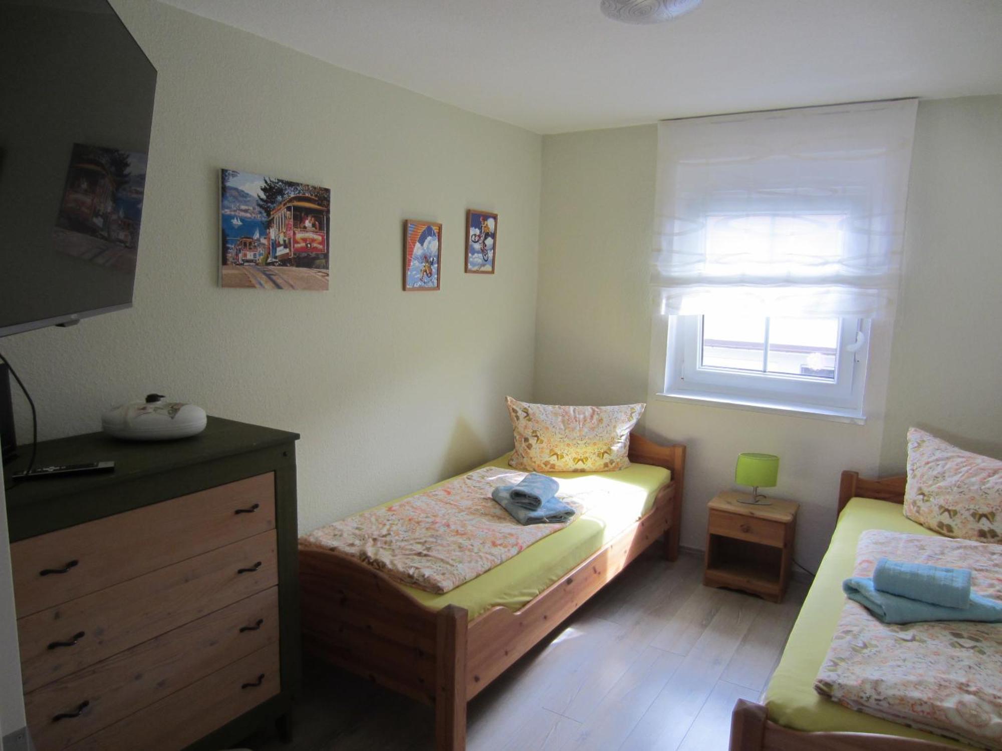 Ferienwohnung Bienwald Mit Pool Fuer 4 - 6 Personen Mit 3 Schlafzimmern Grobitz Exterior foto