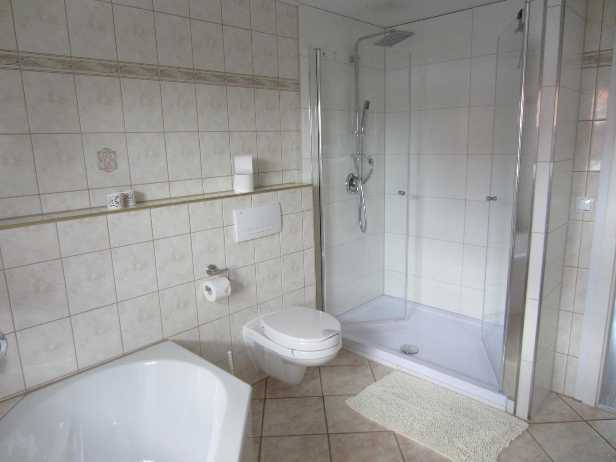 Ferienwohnung Bienwald Mit Pool Fuer 4 - 6 Personen Mit 3 Schlafzimmern Grobitz Exterior foto