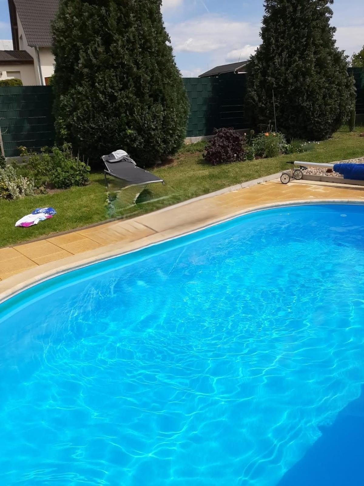 Ferienwohnung Bienwald Mit Pool Fuer 4 - 6 Personen Mit 3 Schlafzimmern Grobitz Exterior foto